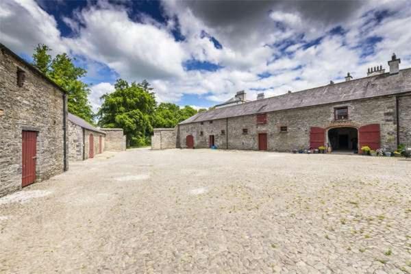 2 Bed Courtyard Apartment At Rockfield House Kells In Meath - Short Term Let Exteriör bild
