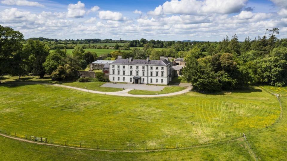 2 Bed Courtyard Apartment At Rockfield House Kells In Meath - Short Term Let Exteriör bild