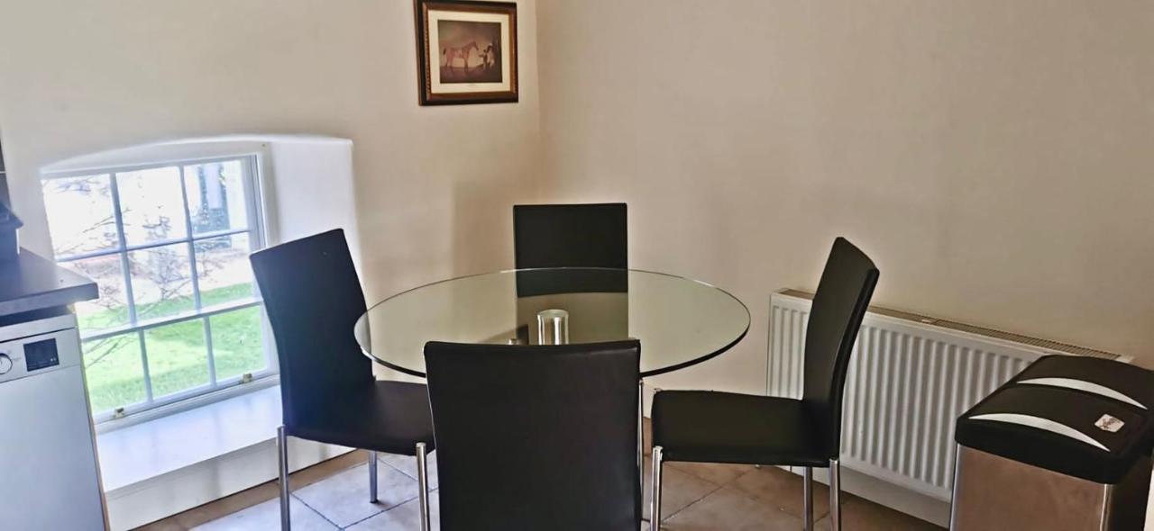 2 Bed Courtyard Apartment At Rockfield House Kells In Meath - Short Term Let Exteriör bild